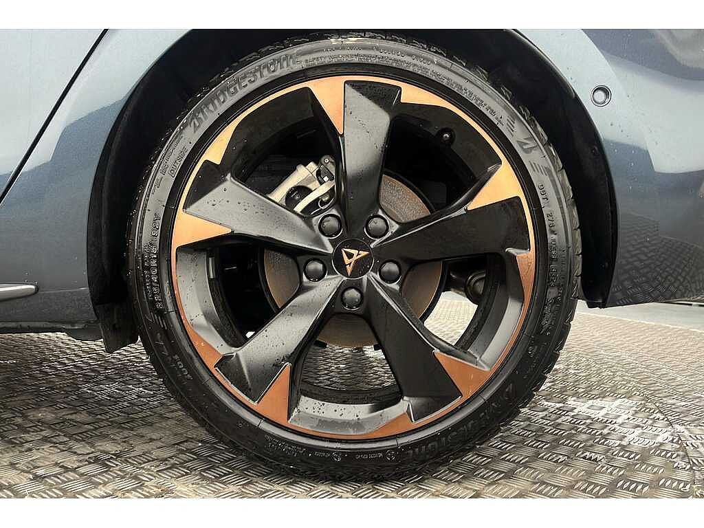 Cupra Leon V1 Design Edition 1.5 eTSI EVO DSG-auto AFV 150 7-speed automatic